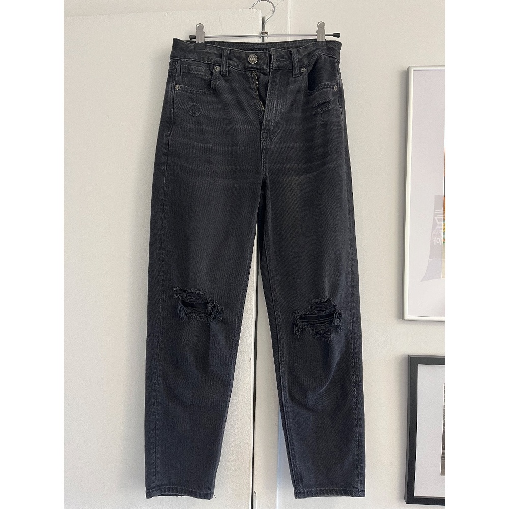 American Eagle Mom Straight Ripped Jeans in Black